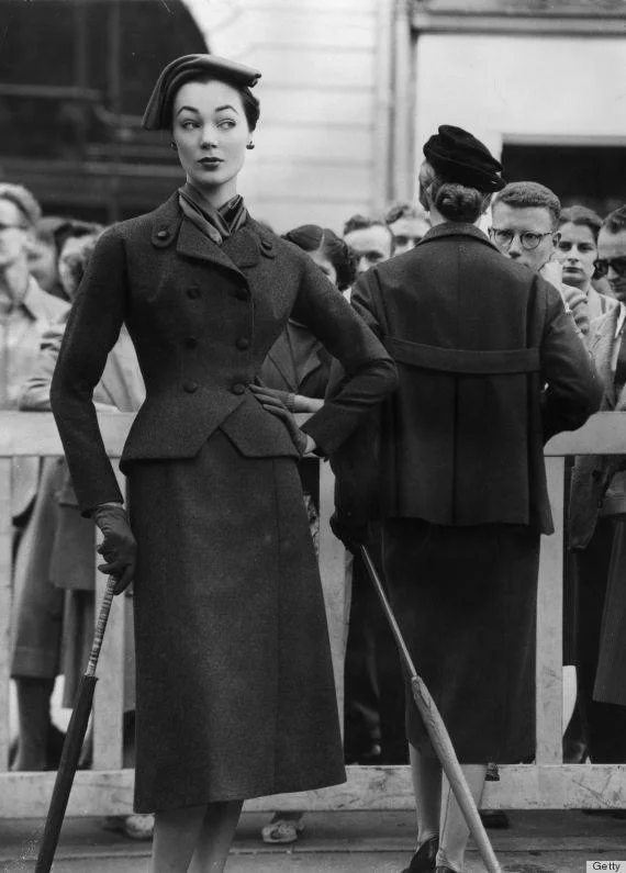 1950s Navy Silk Couture Bar Jacket with Button Pocket - Image 17