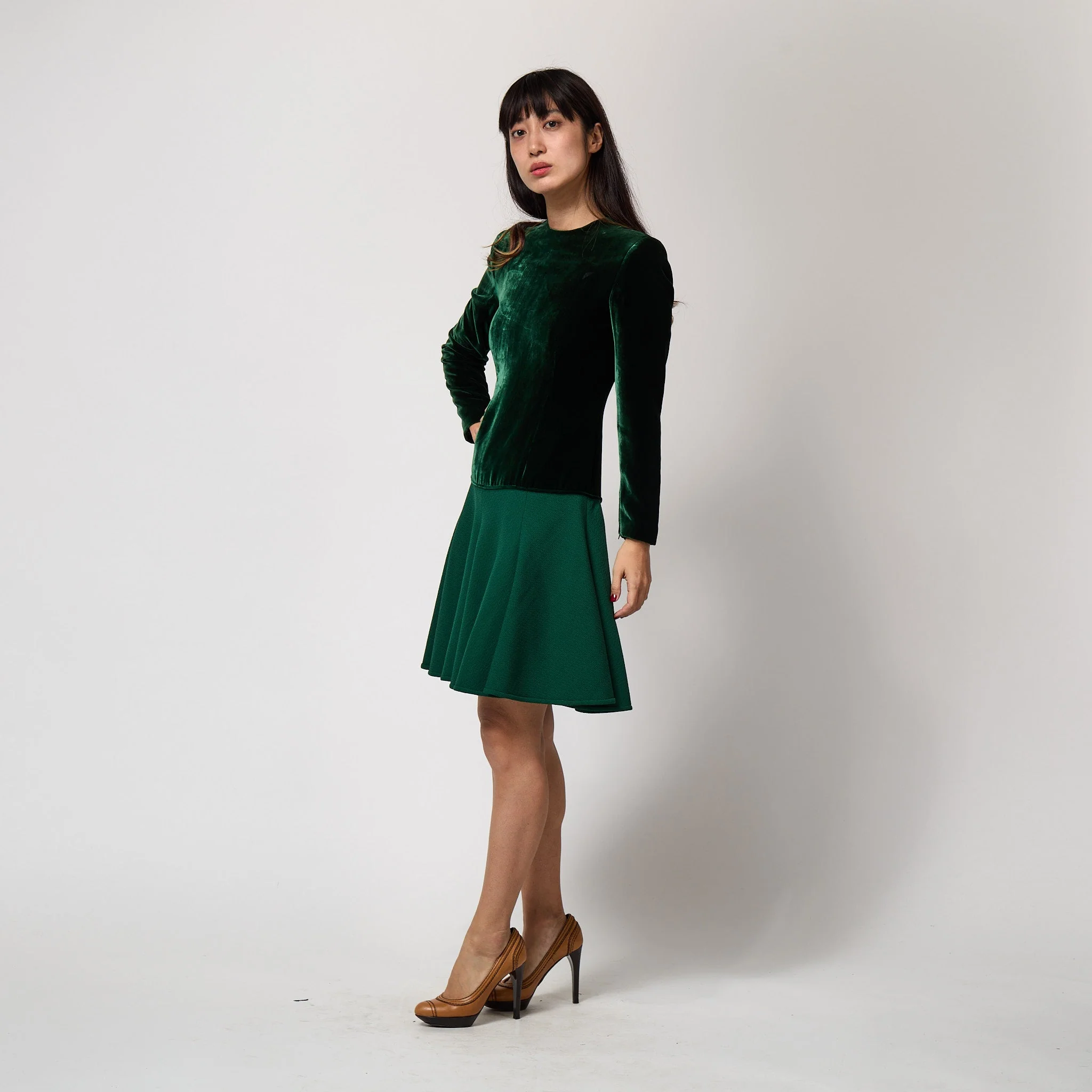 1983 Valentino Haute Couture Emerald Green Velvet and Wool Dress - Image 14