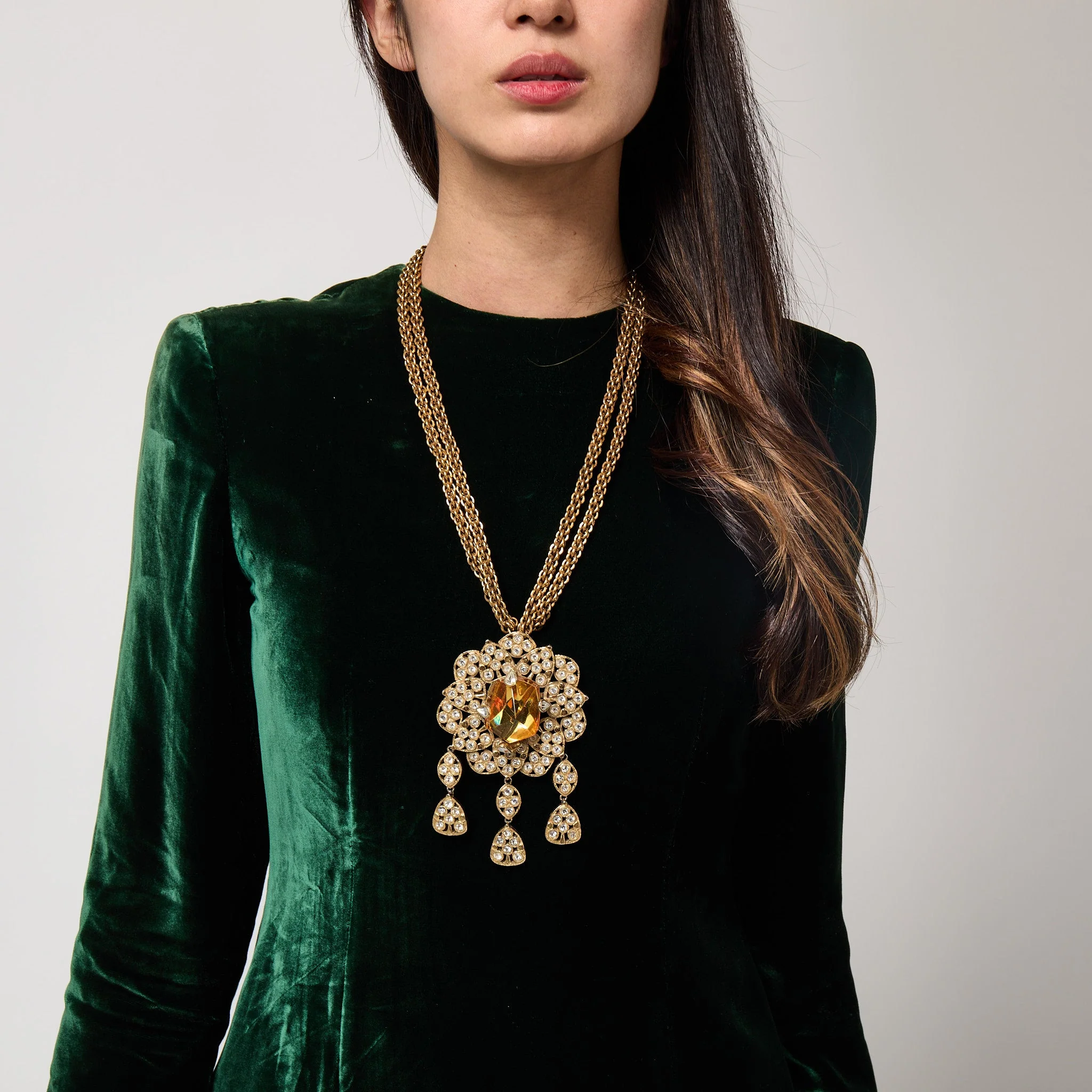 1986 Yves Saint Laurent Haute Couture Gold Brooch and Necklace - Image 30