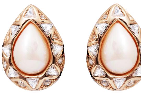1990s Christian Dior Crystal and Pearl Tear Drop Earrings - Image 17