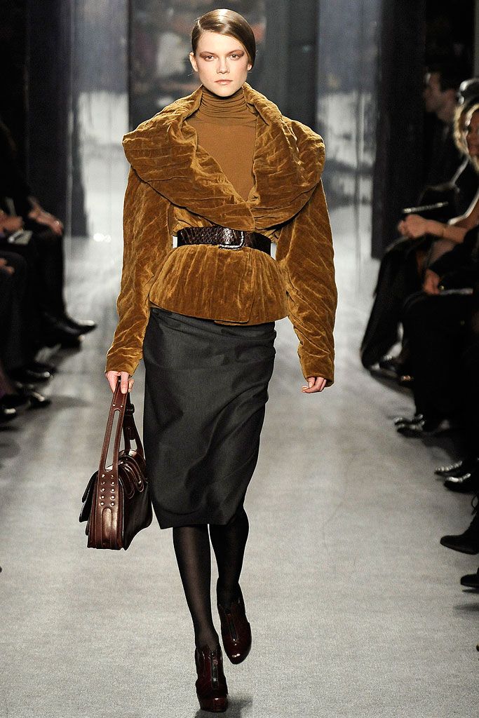 2009 Donna Karan Brown Chenille Shawl Coat - Image 11