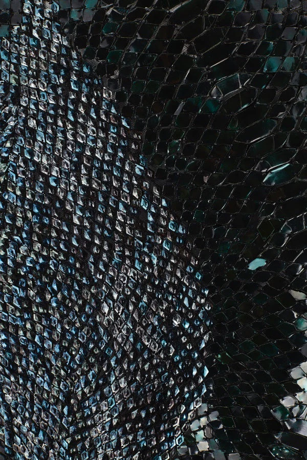 2014 Julien MacDonald Iridescent Green Snake Effect One Sleeve Dress - Image 4