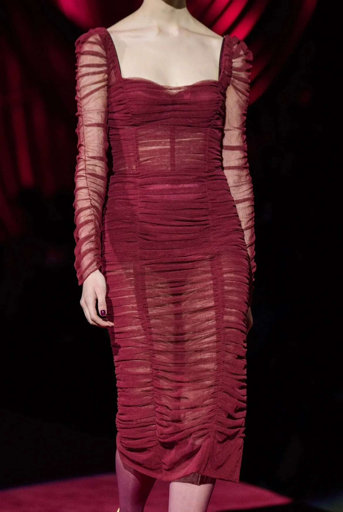 2019 Dolce & Gabbana Runway Documented Red Tulle Corset Midi Dress - Image 5