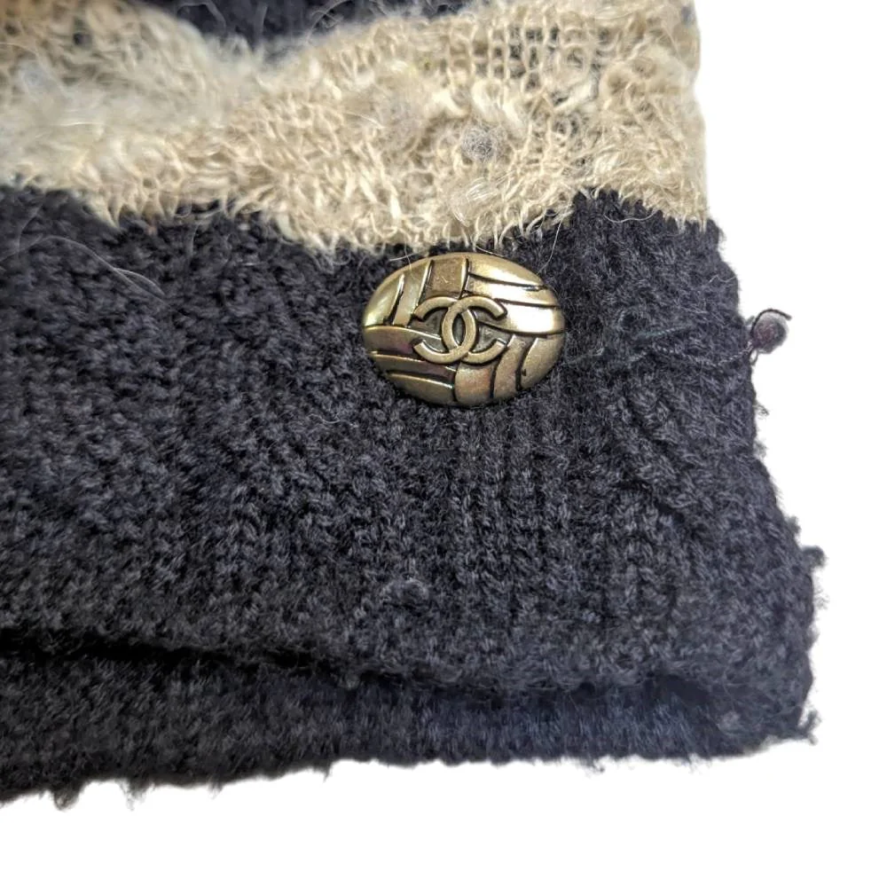 Chanel Black and Beige Striped Cashmere Sweater - 2010s - Image 243
