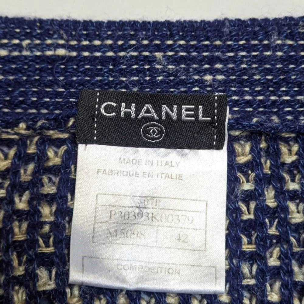 Chanel Blue and Beige Knitted Sweater - 2000s - Image 111