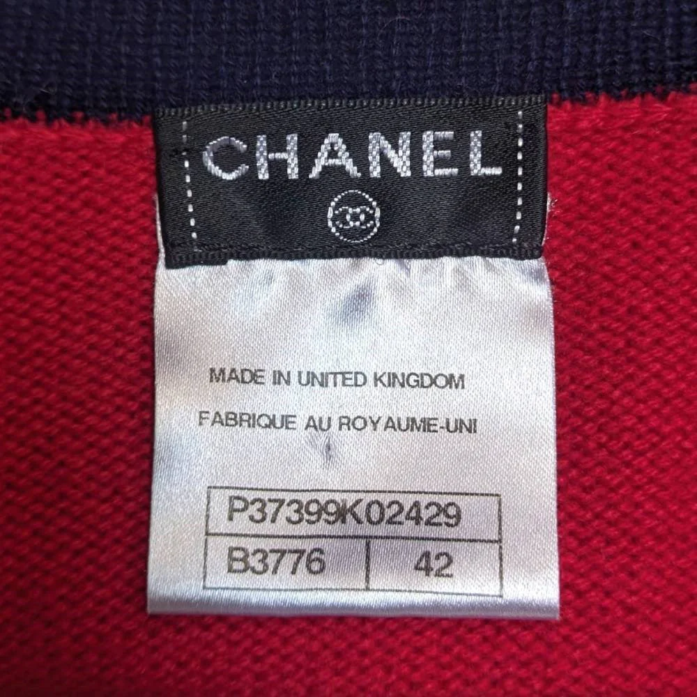 Chanel Red Cashmere Cardigan - 2010s - Image 28