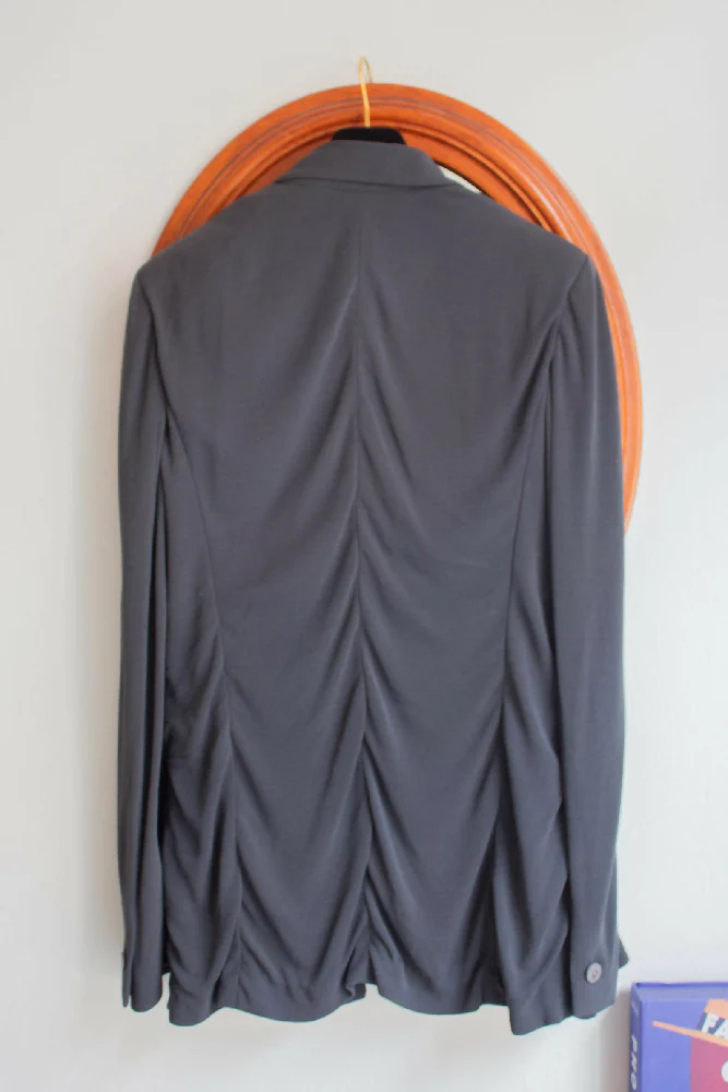 Chanel s/s 1998 charcoal grey knit rayon and nylon single breasted collared jacket with ruched back and inside chain oversize fit (M) - Image 5