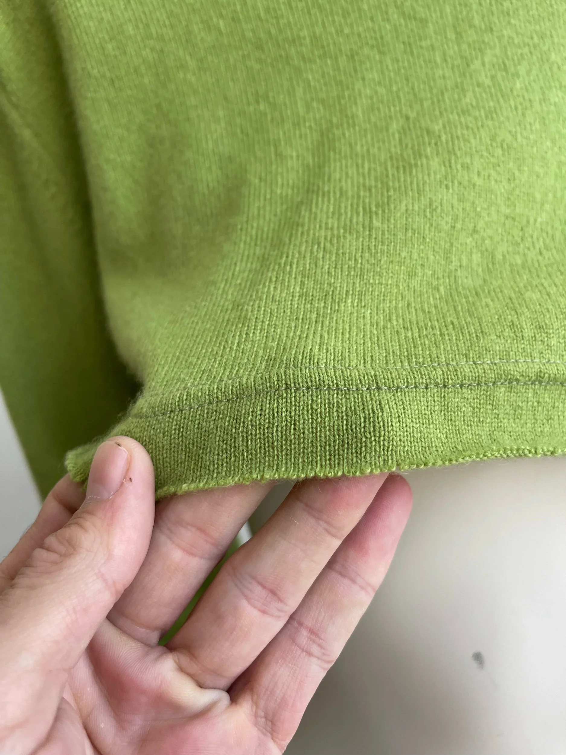 Cropped cashmere sweater 💚 - Image 4