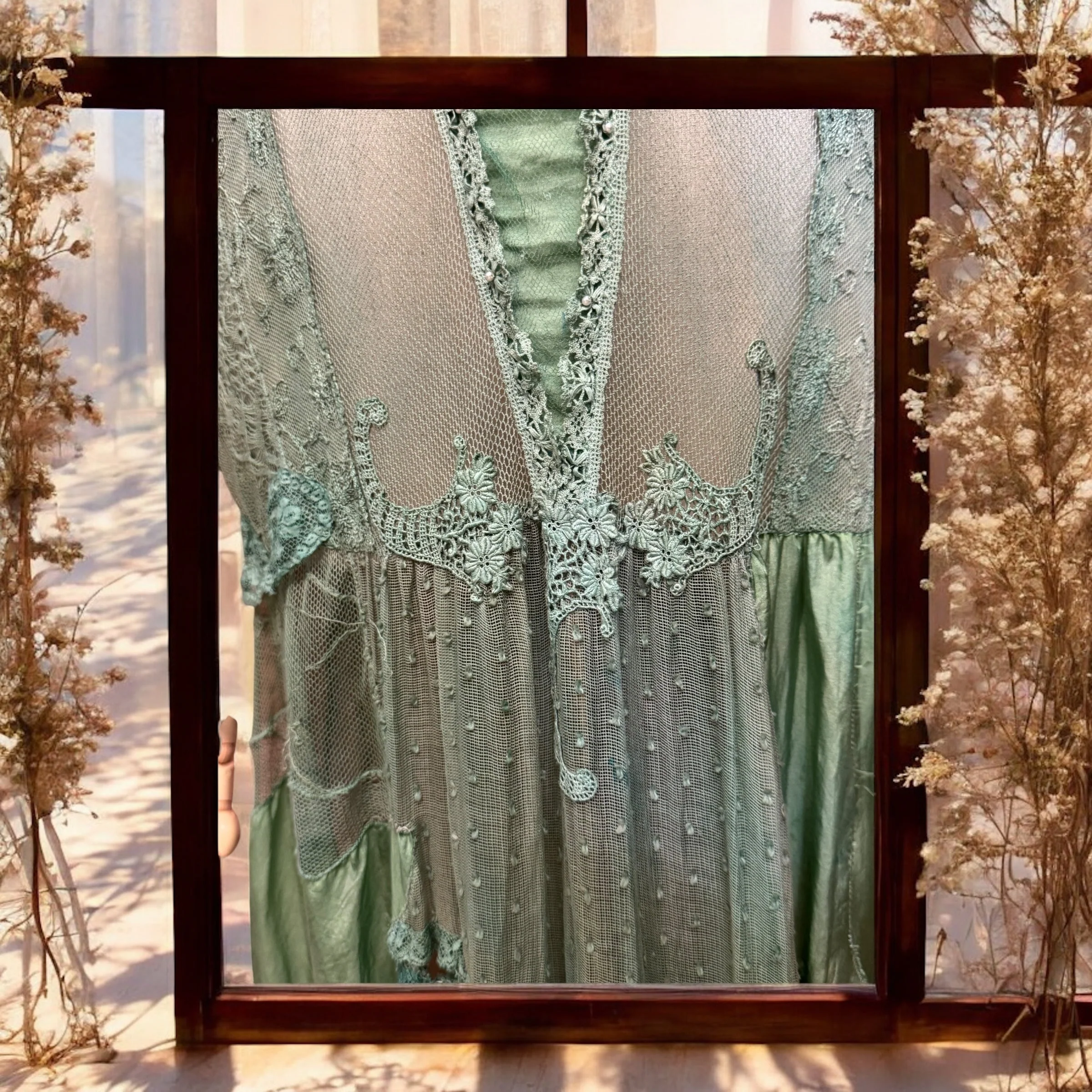 Dakota, 40s hand-dyed, green lace and silk V-neck patchwork dress - Image 9