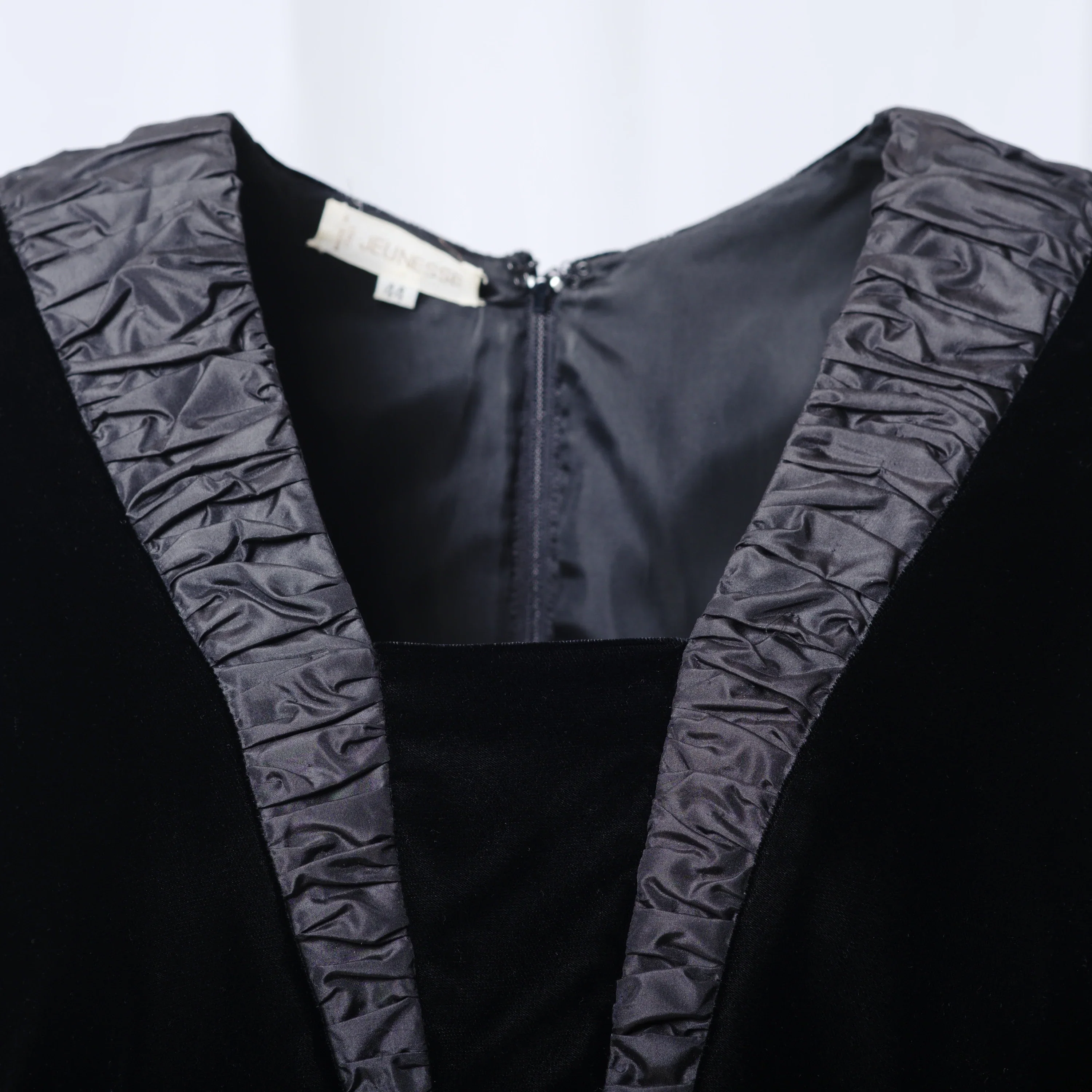 Jeunesse Black Dress  Bow Satin - '90s - Image 14