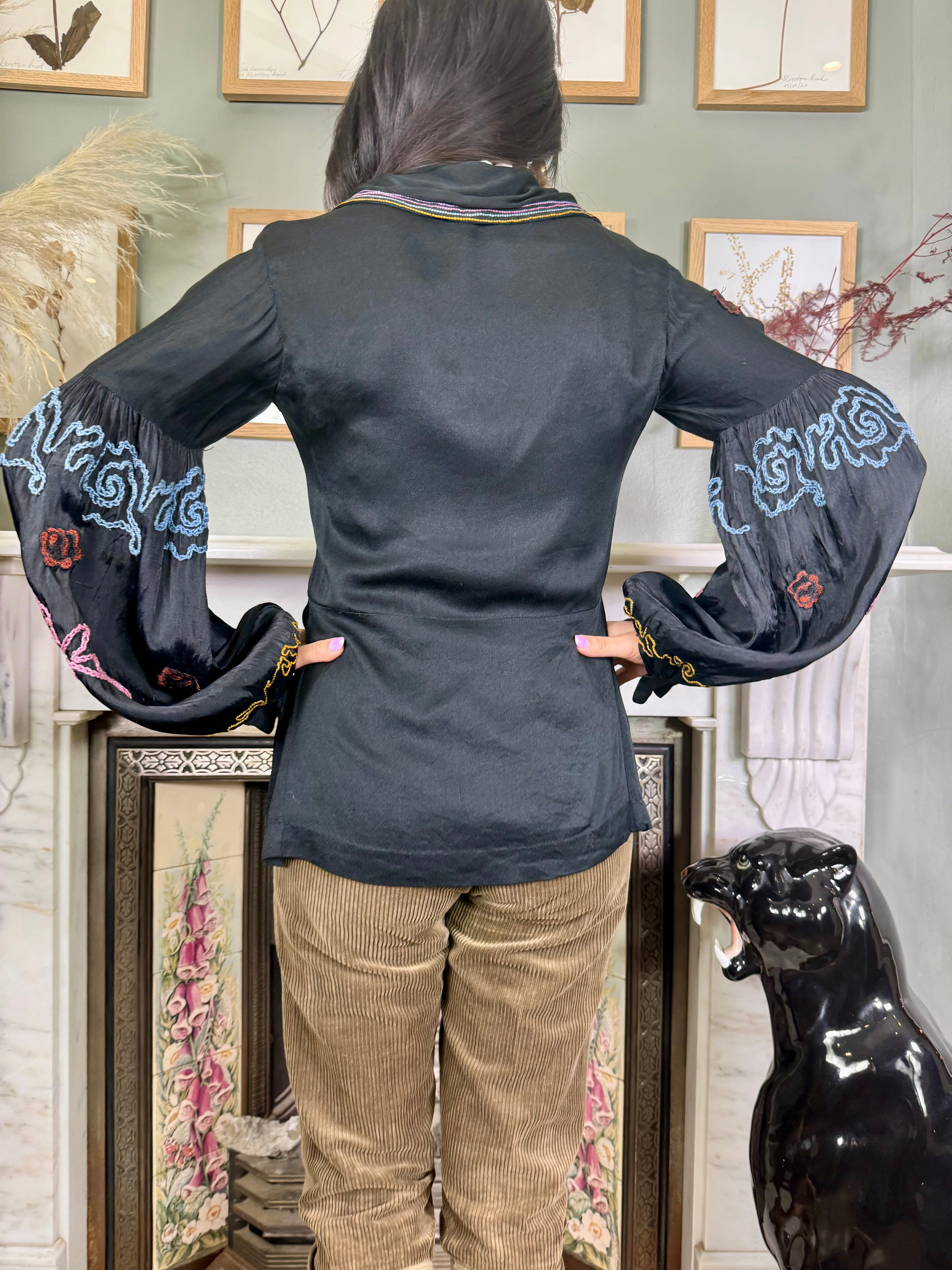 Lora, 30s Oriental embroidered jersey blouse - Image 9