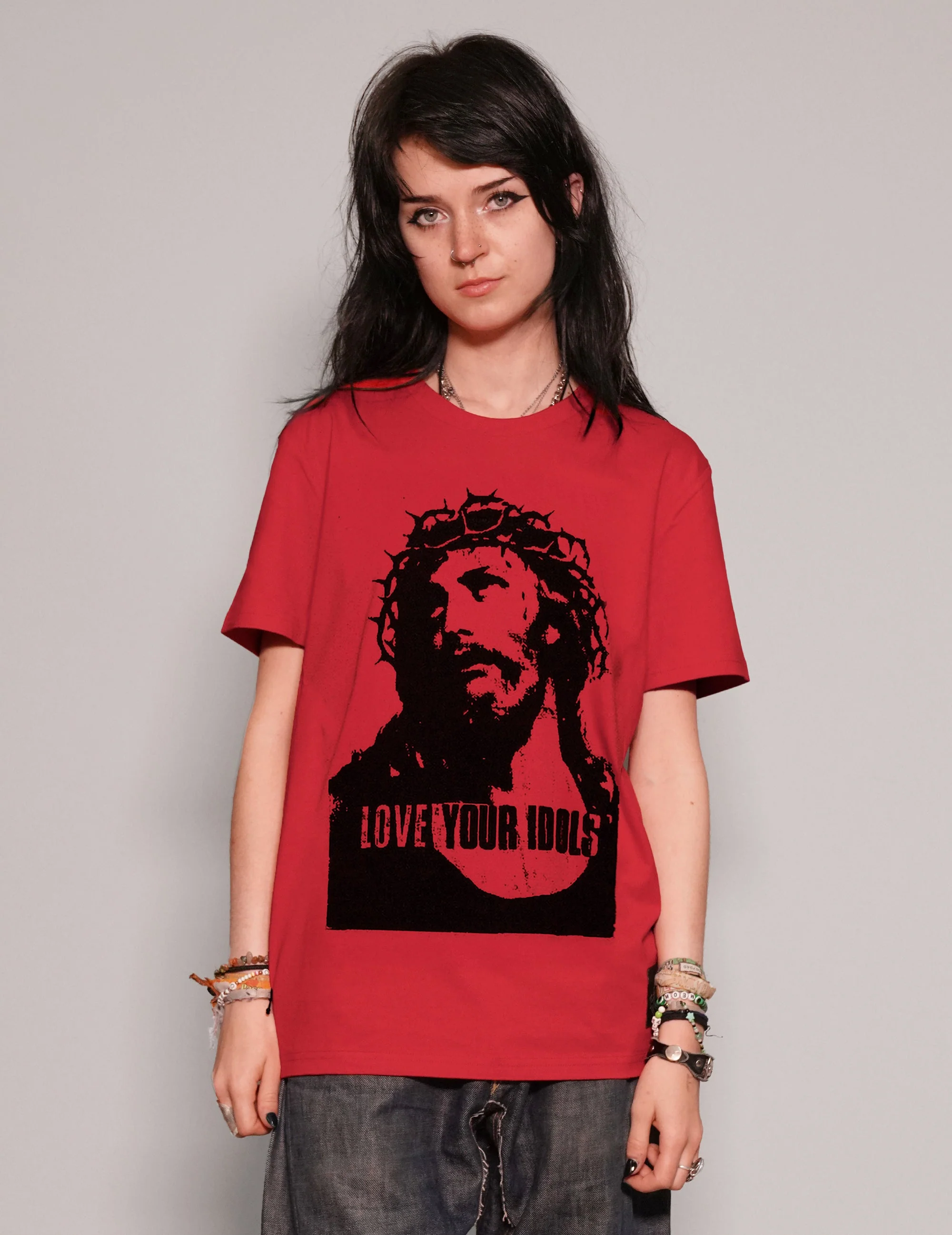 'Love Your Idols' T-Shirt in Red