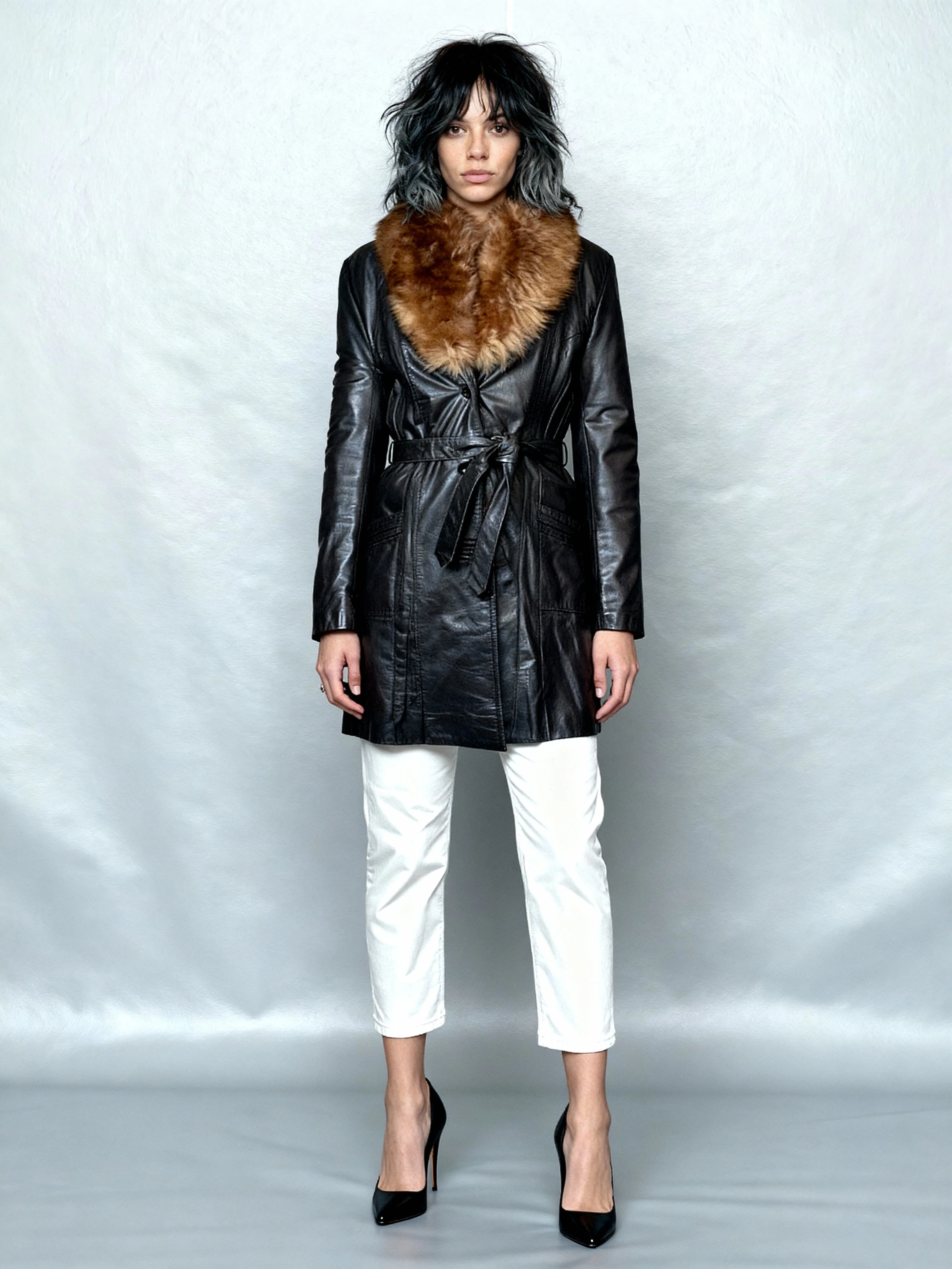 Lovely Original 1970's Vintage Brown Leather & Sheepskin Coat UK 8 - 12 - Image 2