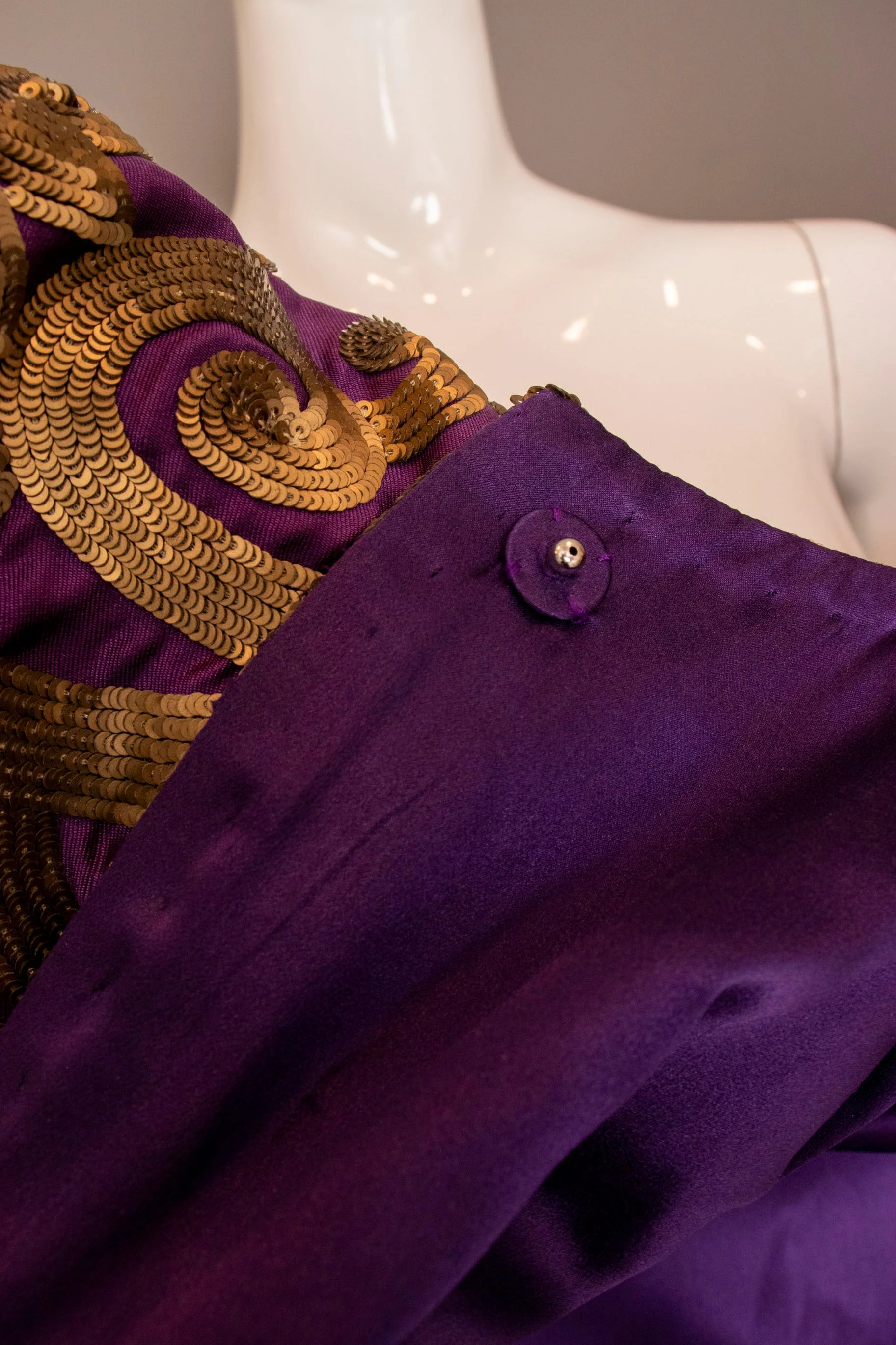Naeem Khan Purple & Gold Sequin Evening Coat - Image 39