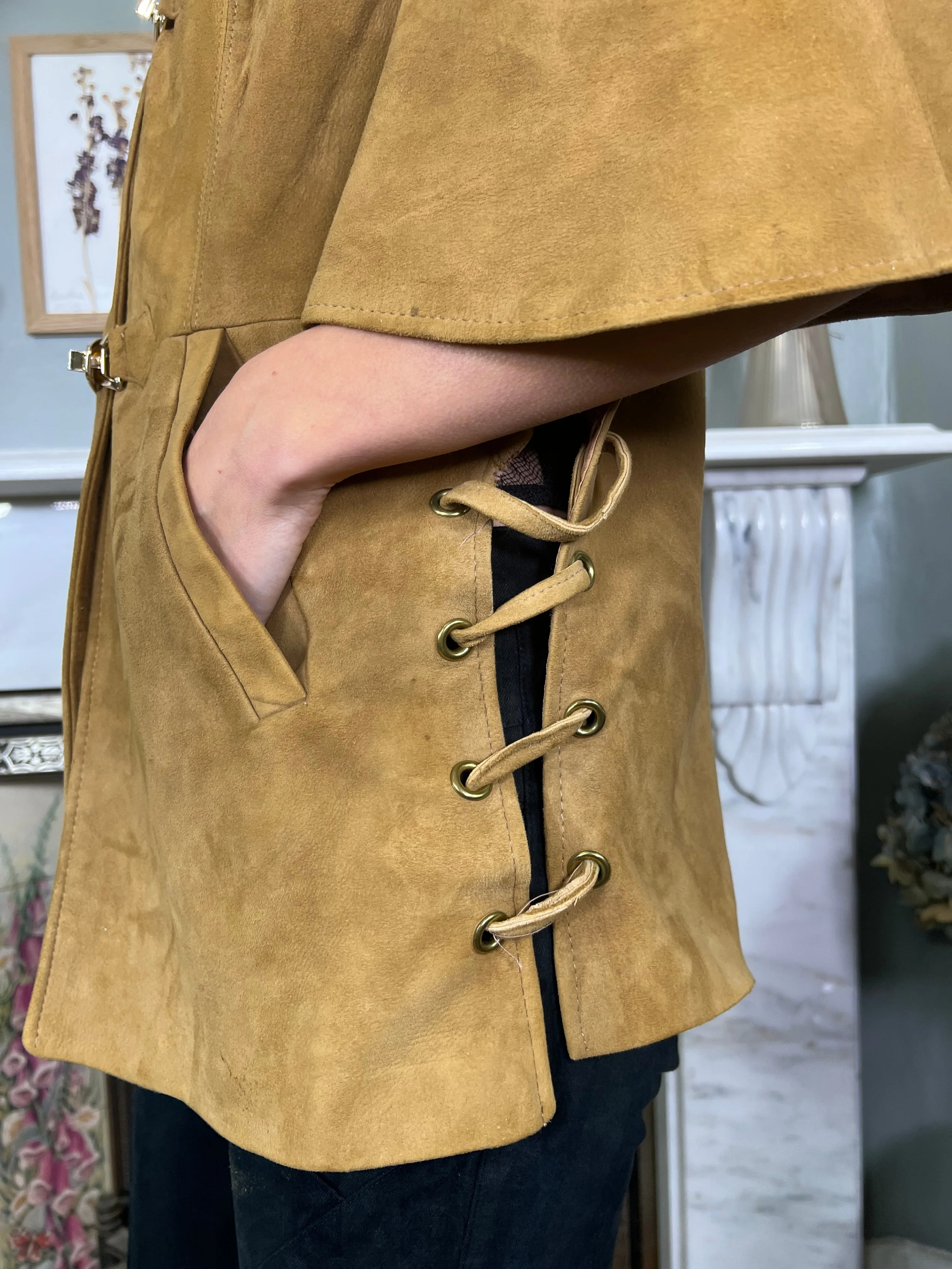 Olivia, 70s camel suede jacket - Image 8