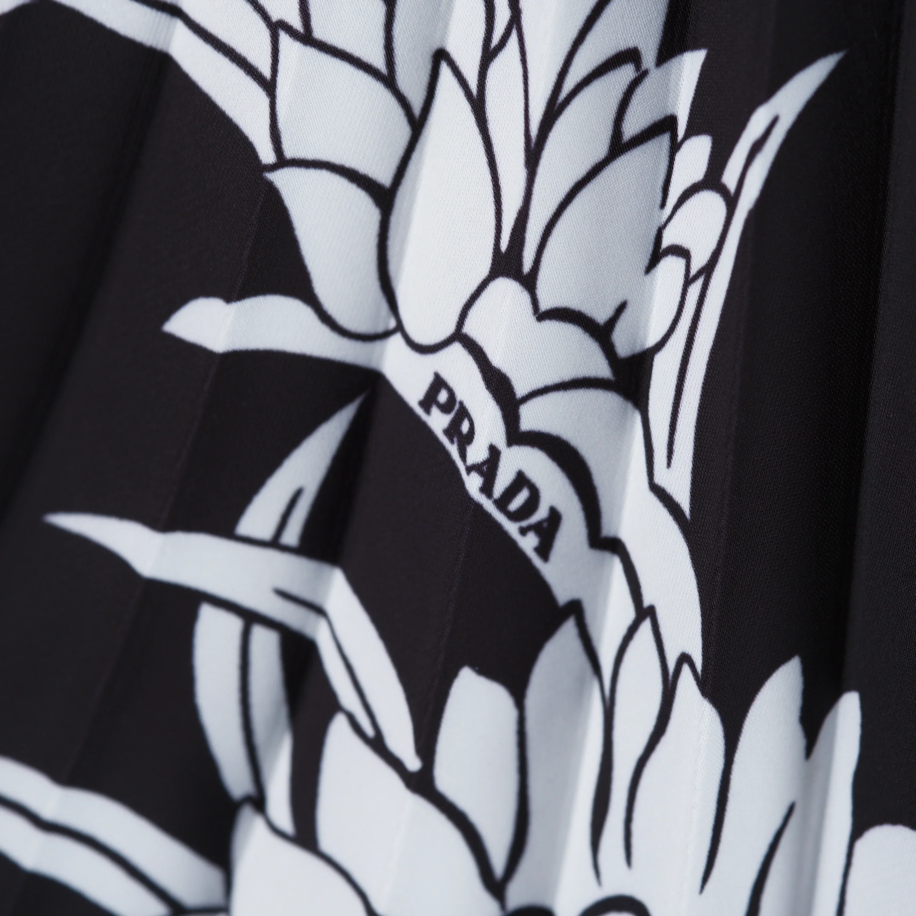 Prada Dahlia Flame Print Wrap Dress - '20s - Image 29