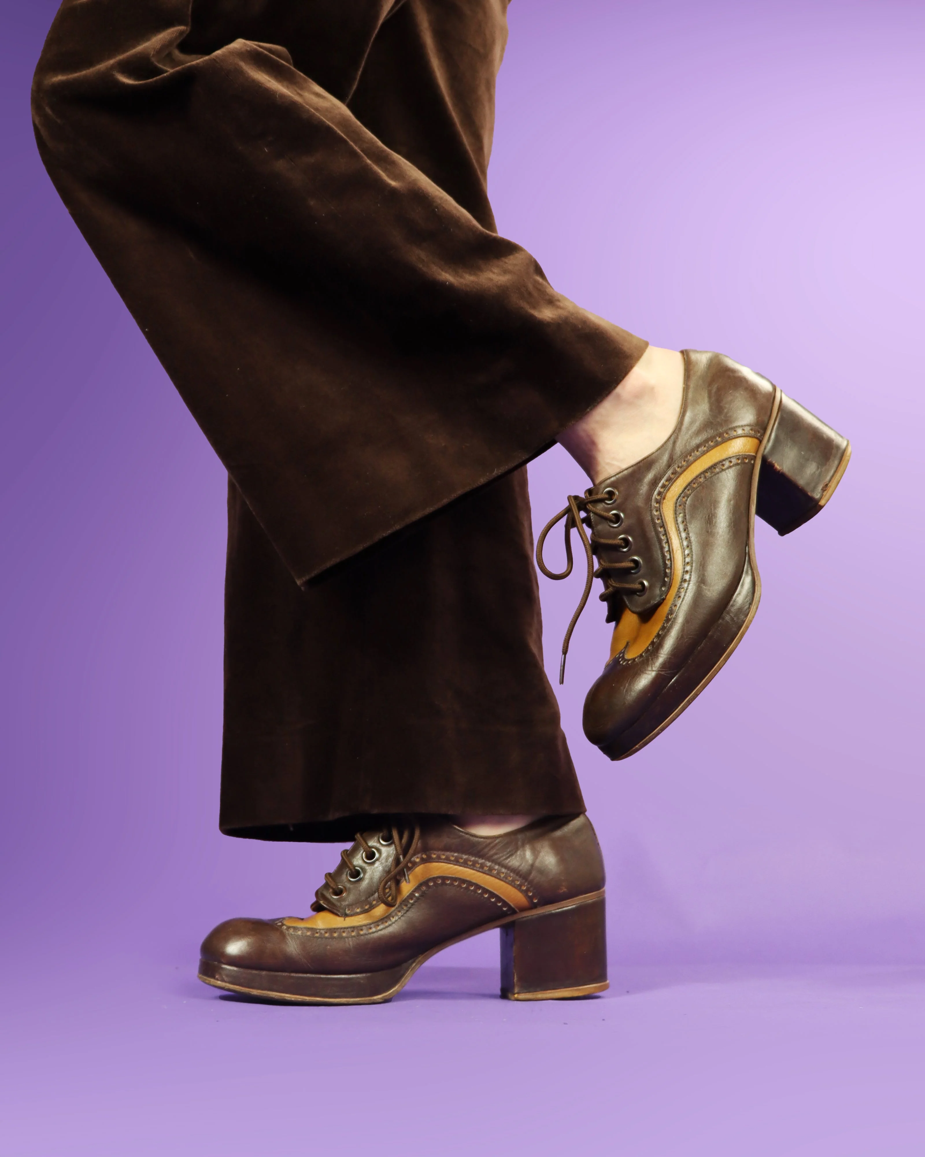 Vintage 1970s Two Tone Brogue Platform Shoes - Image 125