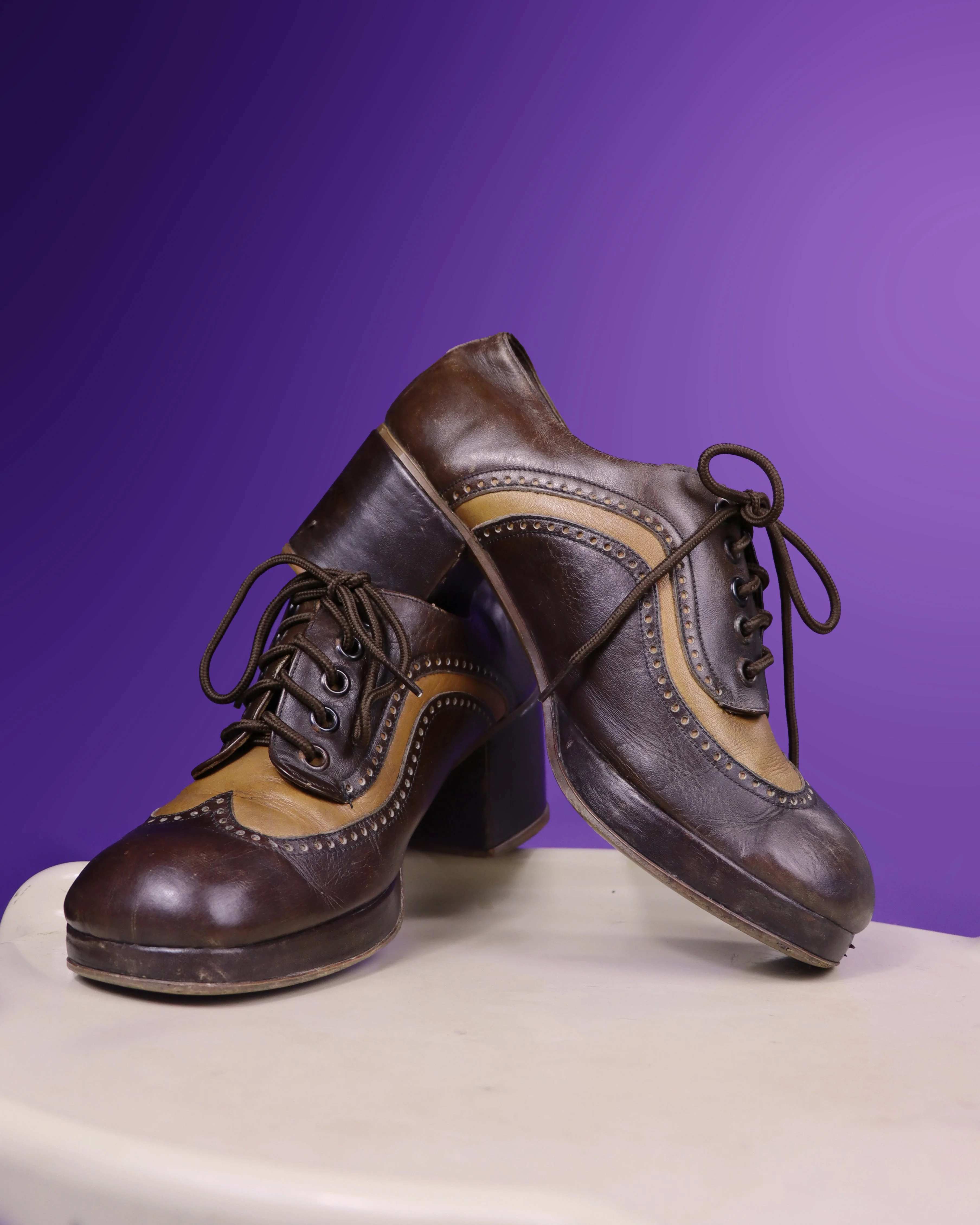 Vintage 1970s Two Tone Brogue Platform Shoes - Image 200