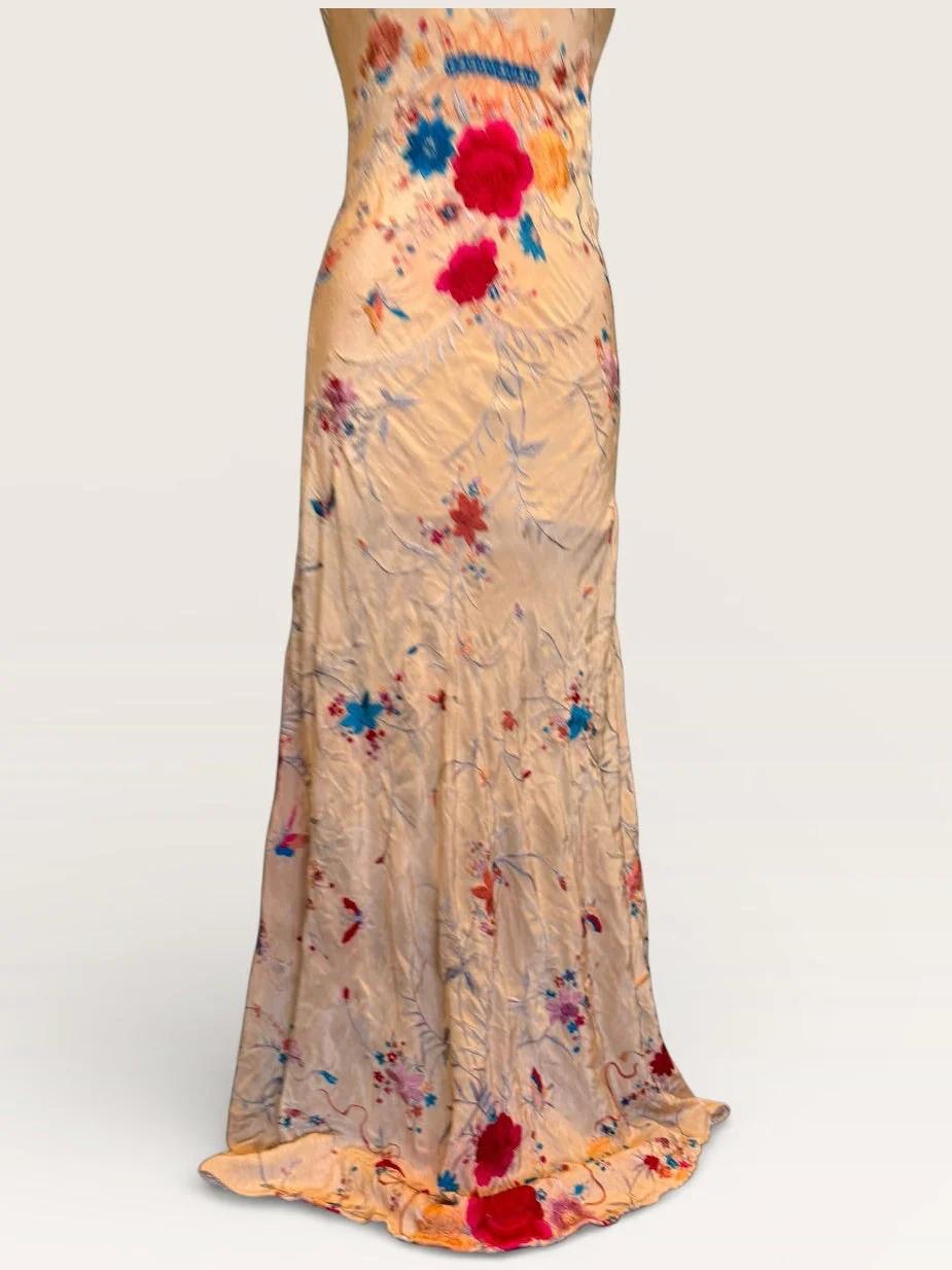 Yosra, reworked 40s cream silk embroidered piano shawl bias cut dress - Image 10